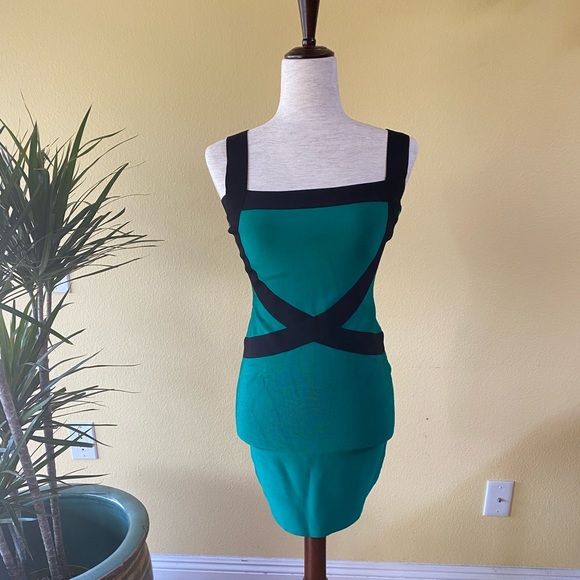 Guess by Marciano, Green & Black, body con dress - Picture 2 of 4